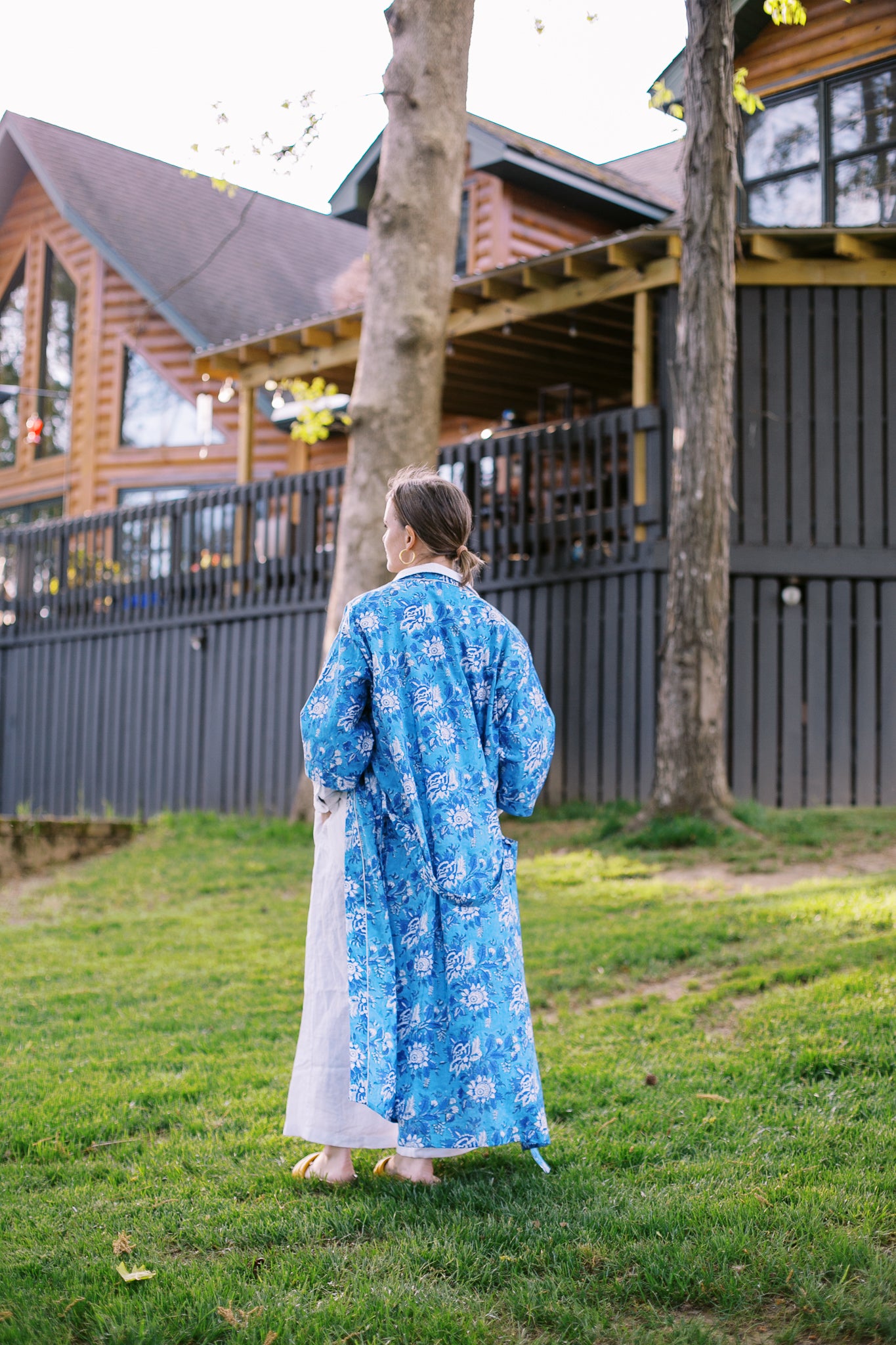 The Hemingway Robe in Blue Willow