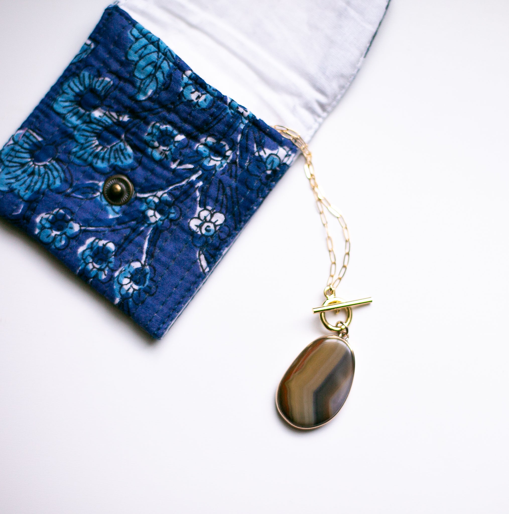 Handcrafted Kentucky Agate Venus Necklace